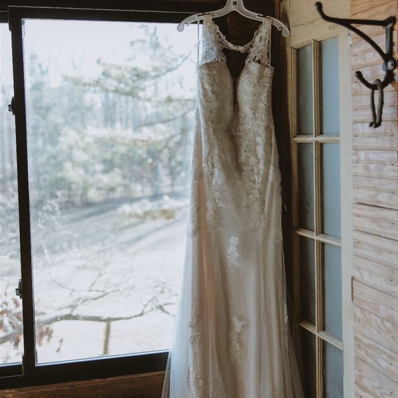 Sincerity Bridal Dress - Picture 1 of 8